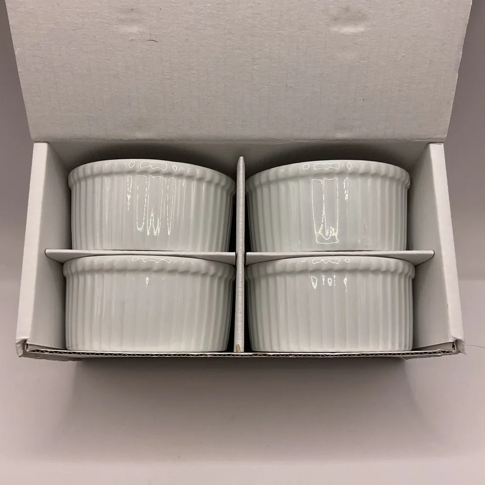 Ramekins NWT set of 4 Microwave/Oven Safe White Serving Bowl/Dishes Party Family